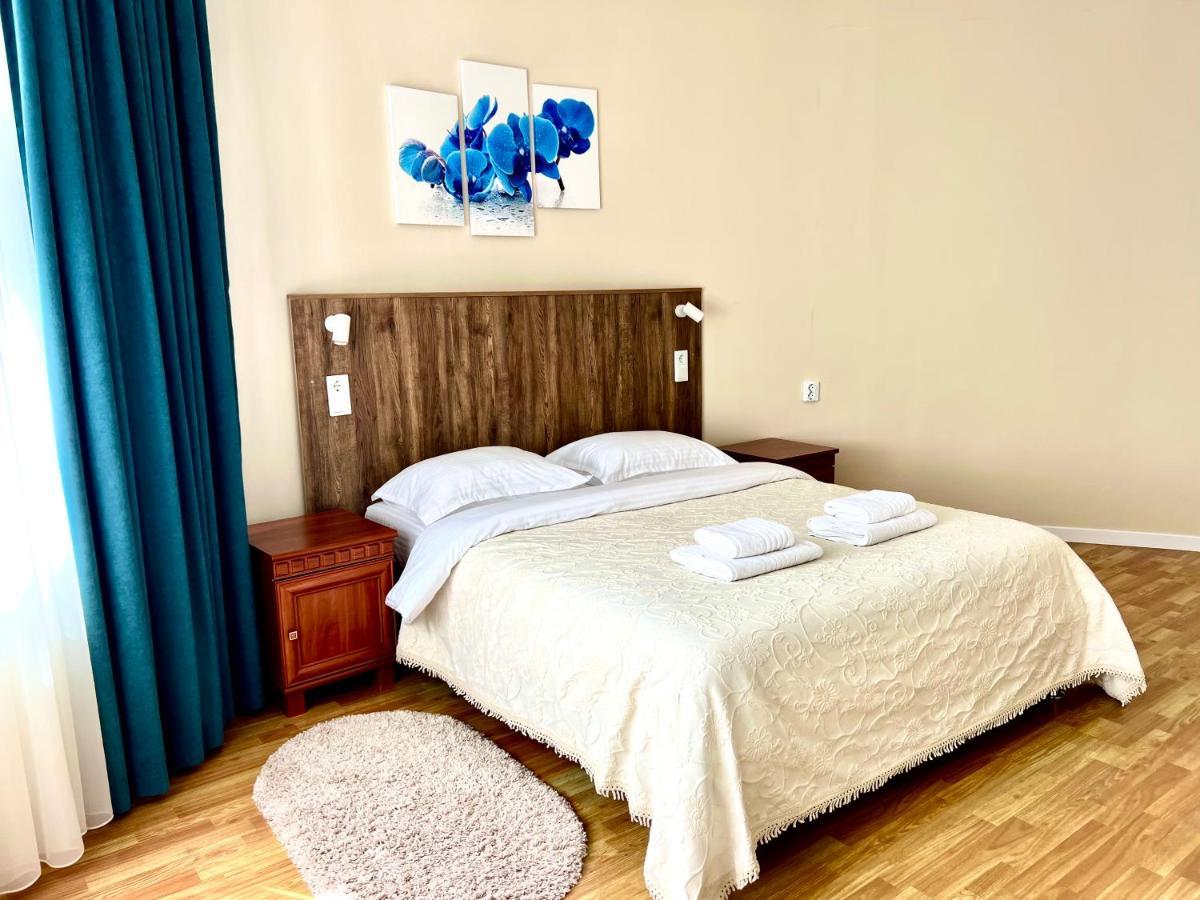 Авіа Apartment Uzhhorod Ngoại thất bức ảnh