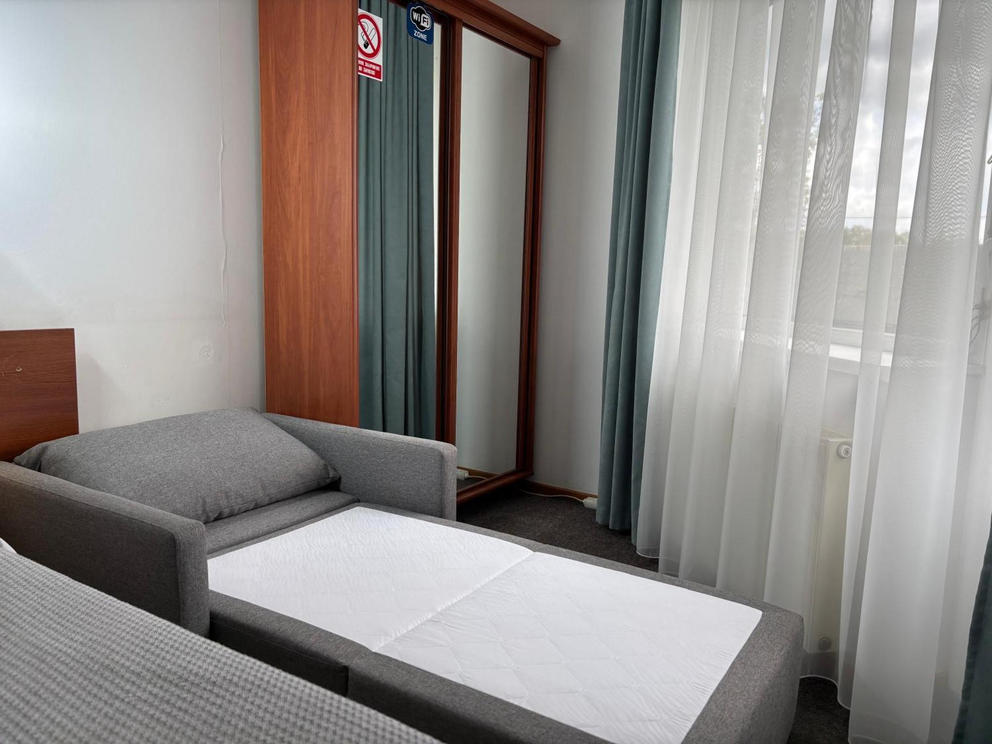 Авіа Apartment Uzhhorod Ngoại thất bức ảnh