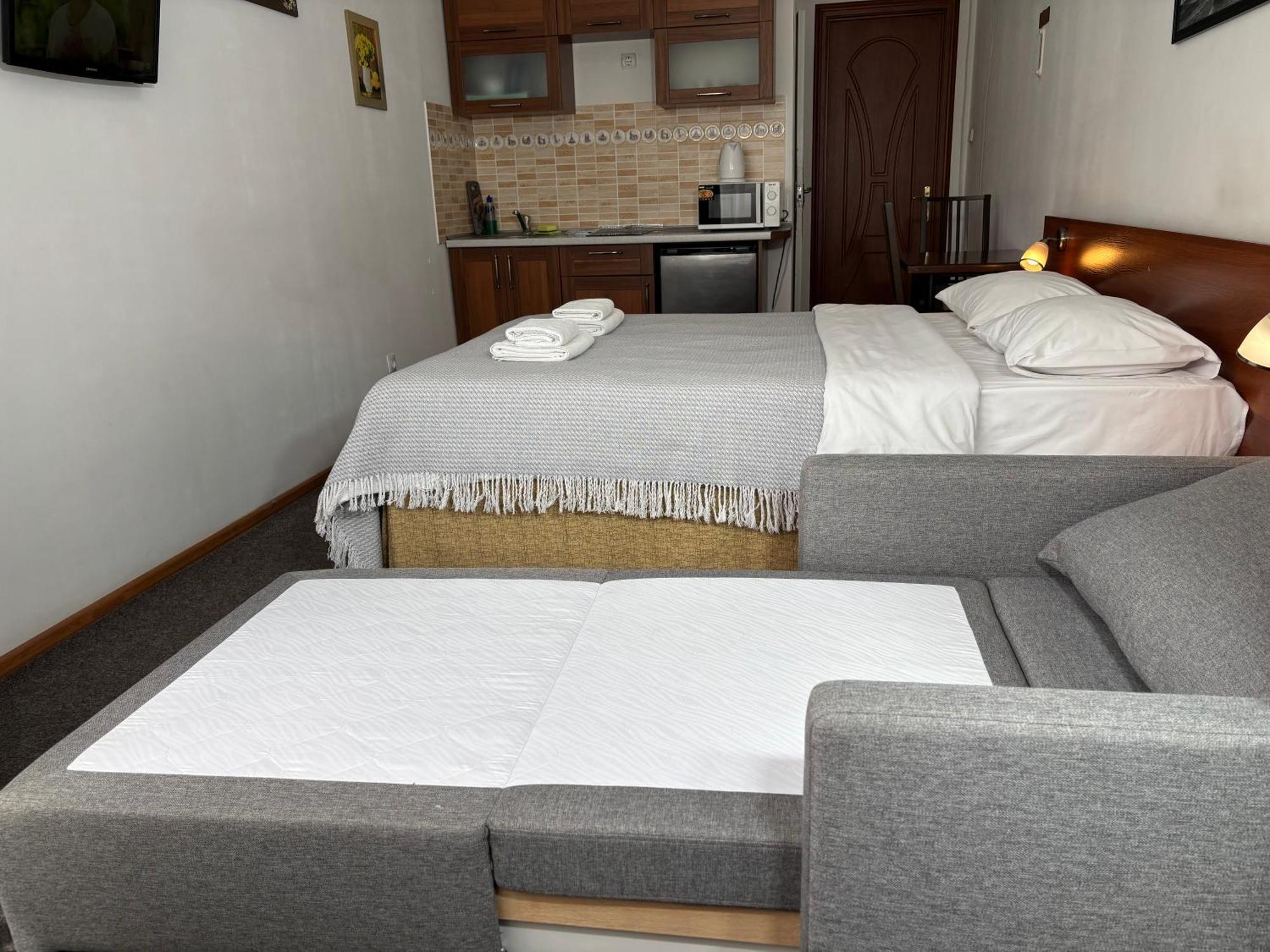 Авіа Apartment Uzhhorod Ngoại thất bức ảnh