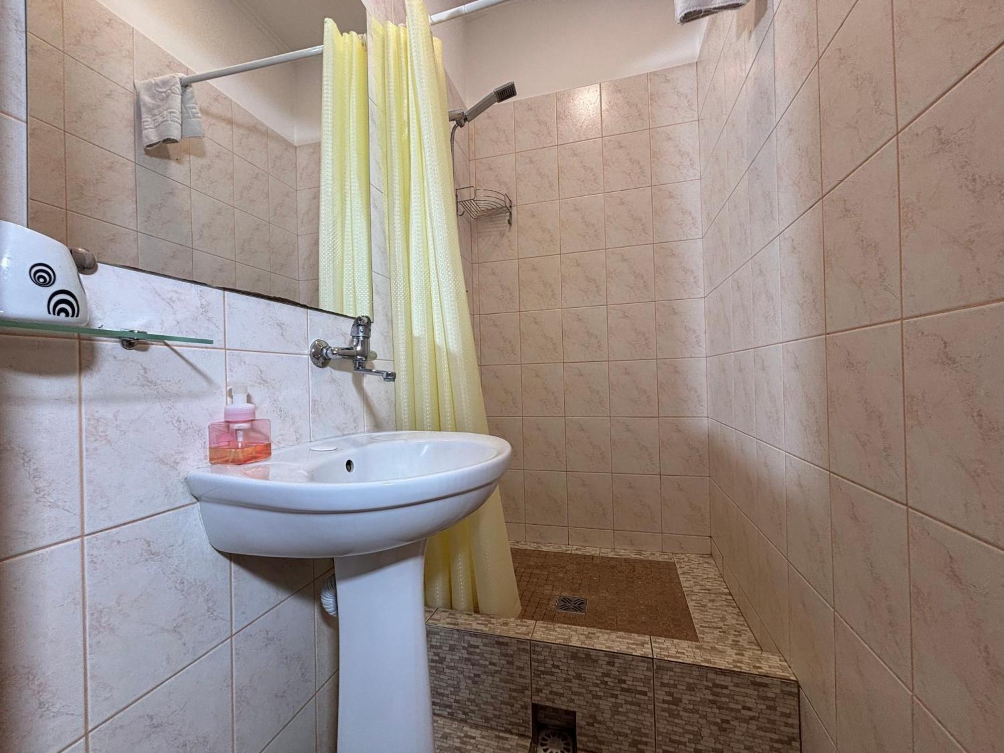 Авіа Apartment Uzhhorod Ngoại thất bức ảnh