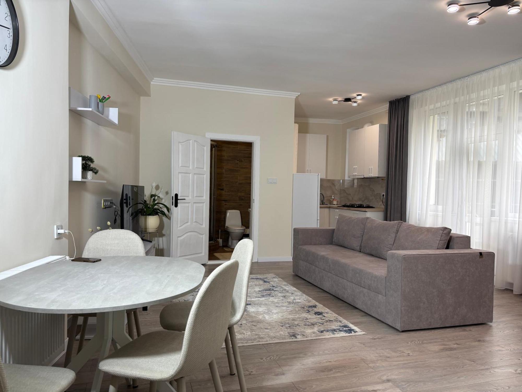 Авіа Apartment Uzhhorod Ngoại thất bức ảnh