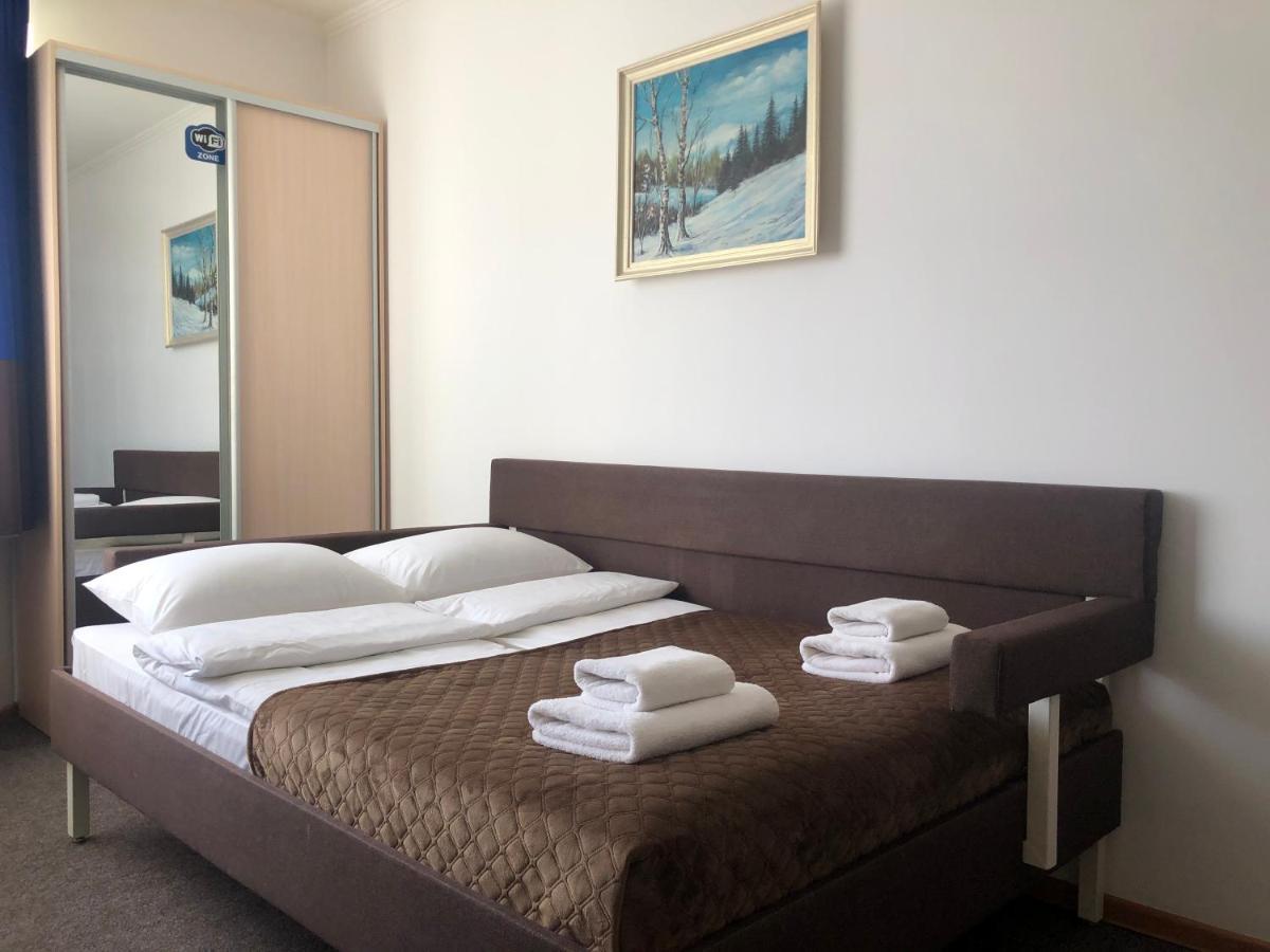 Авіа Apartment Uzhhorod Ngoại thất bức ảnh