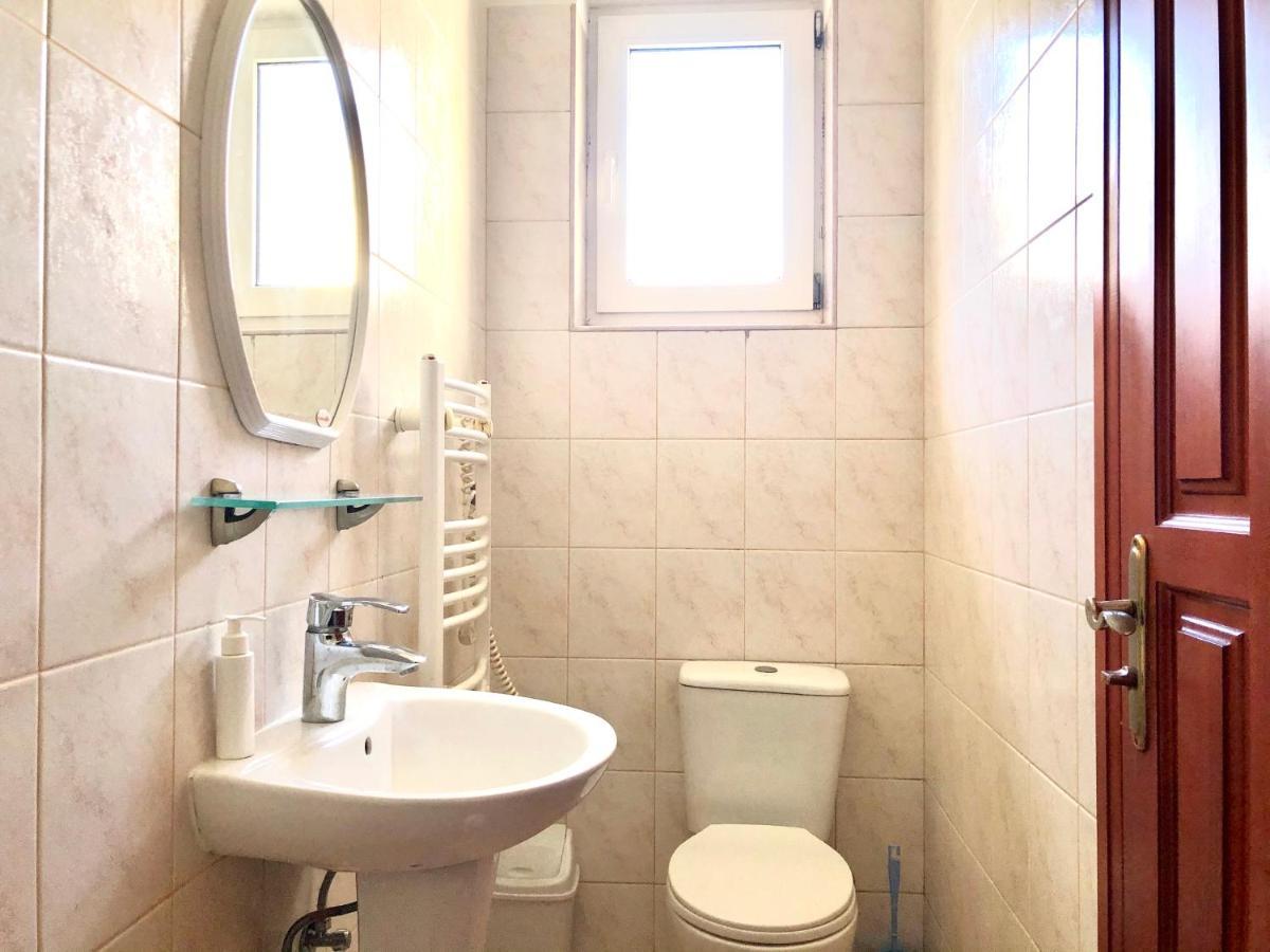 Авіа Apartment Uzhhorod Ngoại thất bức ảnh